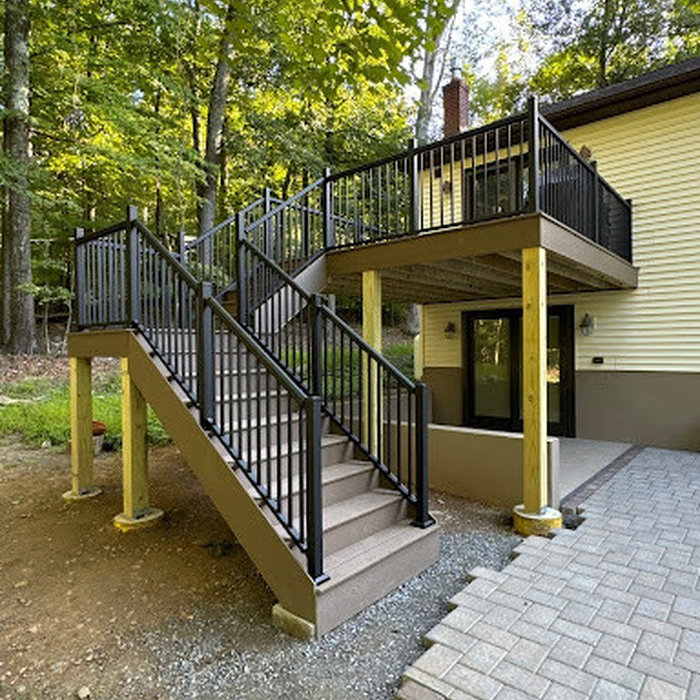 Maximizing Outdoor Living: Deck Design Ideas That Stand Up to Seasonal Changes for POM Contracting