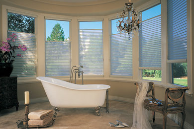 Bathroom - traditional bathroom idea in Chicago