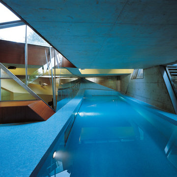 Unterirdisches Hallenbad