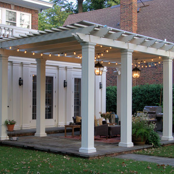 A Pergola Makes a Patio a Family Room