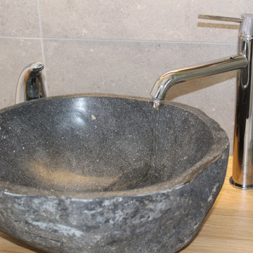 Oak & Black Elegance : Ensuite Upgrade