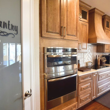 Trailside Loop - Traditional Kitchen