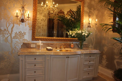 Inspiration for a timeless bathroom remodel in Los Angeles