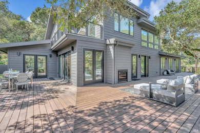 Inspiration for a large modern home design remodel in San Francisco