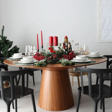 Round table by Minko