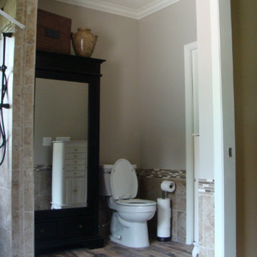 Warm neutral bathroom