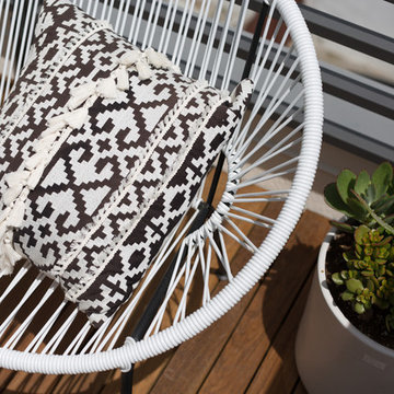 Acapulco Bench with B&W Pillow