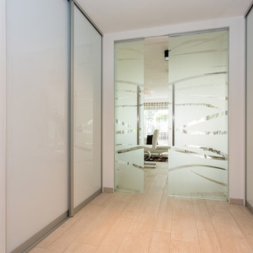 Interesting interier withInteresting interier with white lacquer and oak veneer