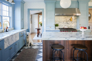 Example of a classic kitchen design in New York
