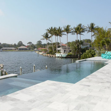 Venice Beach - Bayshore Circle - Vanishing Edge Swimming Pool