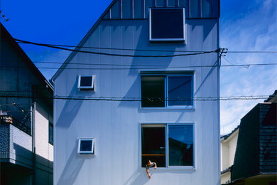 Inspiration for a modern home in Osaka.