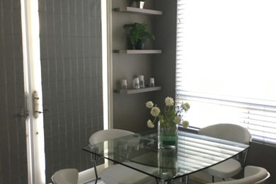 Kitchen - modern kitchen idea in Orange County