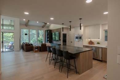 Inspiration for a modern kitchen remodel in Portland