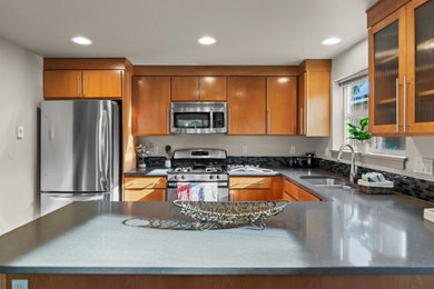 Kitchen - kitchen idea in Houston