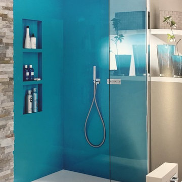 Fugenlose Dusche auf Maß in Wunschfarbe