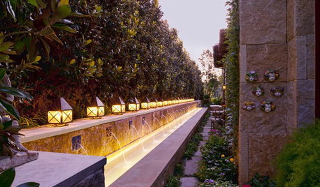 Show Us Your Stylish Side Yards