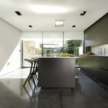 Snowdowne - Sleek, Contemporary Matt Black Kitchen