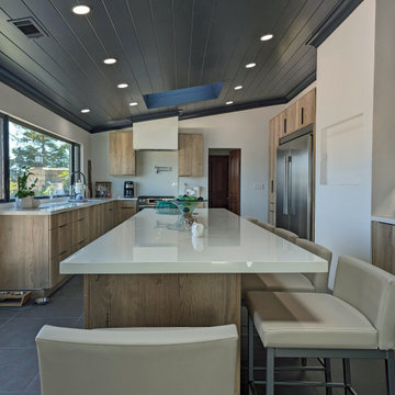 Halifax Oak Laminate: An Individual Kitchen