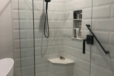 Inspiration for a bathroom remodel in Orlando