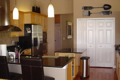 Kitchen photo in Tampa