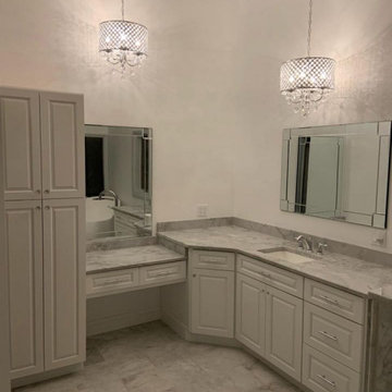 Luxurious Bathroom with 24x48 Delconca Bouquet