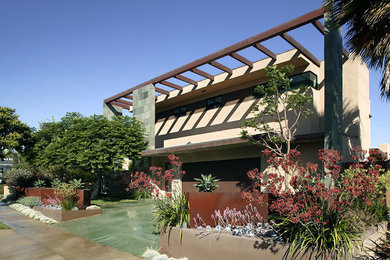 This is an example of a modern home design in Los Angeles.