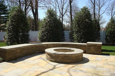 Photo of a traditional landscaping in New York.