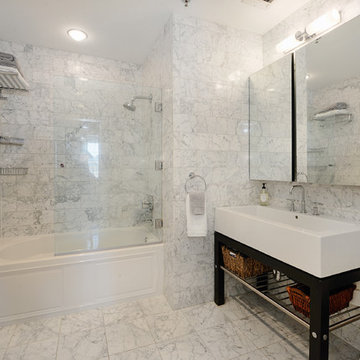 Picture perfect 2 bedroom, 2 bath penthouse on Willow