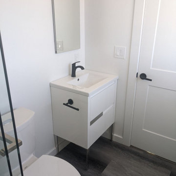 20x30 Summit Series – Small Kitchen + Medium Bath