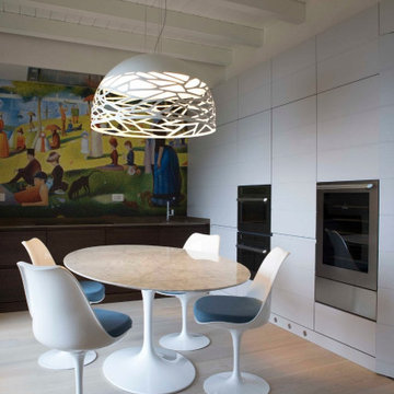 Cucina con parete in boiserie, Quadro e sala da pranzo (Seconda dependance)