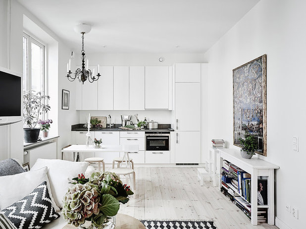 Scandinavian Kitchen by Entrance Fastighetsm&auml;kleri