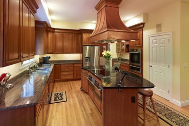 Example of a classic kitchen design in Boston