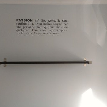 Minimalist man's bedroom / Chambre à coucher minimaliste pour homme