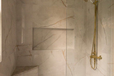 Example of a minimalist bathroom design in Columbus