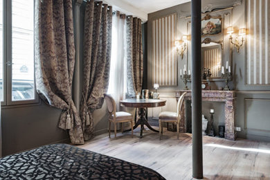 パリにあるトランジショナルスタイルのおしゃれな寝室のレイアウト