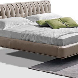 McQueen Night by Gamma Arredamenti - Beds