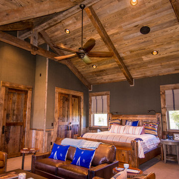 Wyoming Ranch Project - Cabin Room (WeatheredBlend Timbers, Weathered Pine Ceili