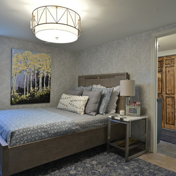 In with the Bold: Guest Bedroom