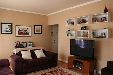 Minimalist living room photo in San Francisco