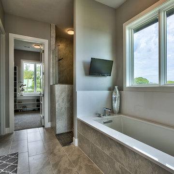 Lakeside Luxe