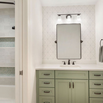 Mossy Way Shared Bath