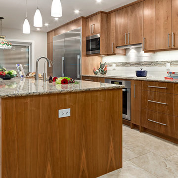 Generous multifunction island, full of storage