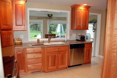 Example of a classic kitchen design in New York