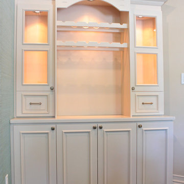 Traditional laquered kitchen