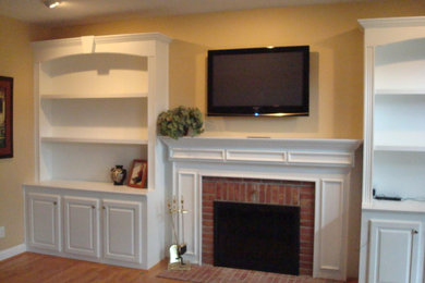 Elegant family room photo in Cincinnati