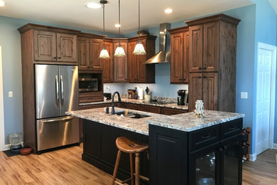 Example of a classic kitchen design in Other