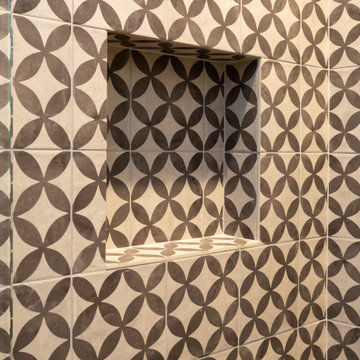 Shower niche