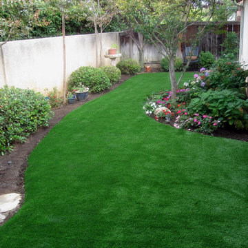 Backyard Landscapes with Artificial Grass