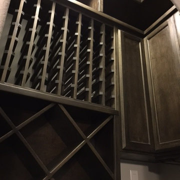 Wine cellar in espresso finish - small enclosure