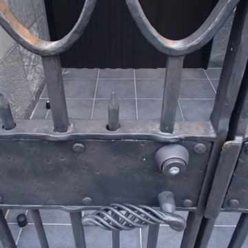 月桂樹の門扉（東京都文京区）
